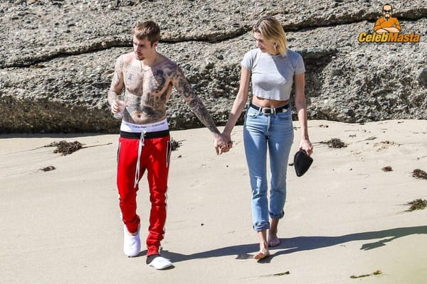 Homemade Selfies Of Hailey Baldwin At Pool Party photo 40