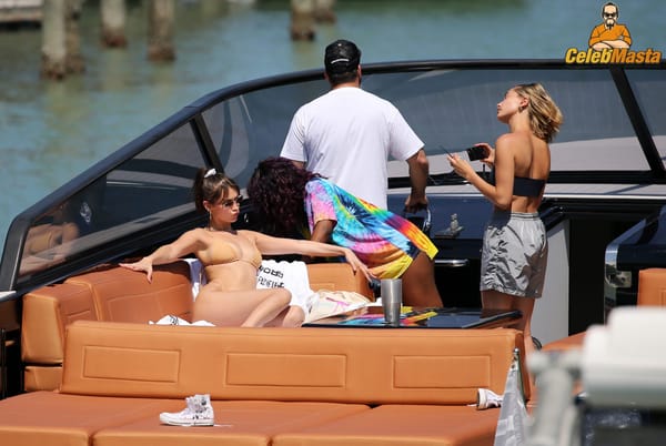 Private Bella Hadid Vacation Pics photo 29