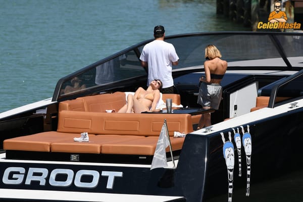 Private Bella Hadid Vacation Pics photo 31