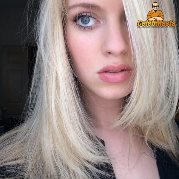 Barbara Dunkelman Tits & Cleavage Pics Exposed photo 6