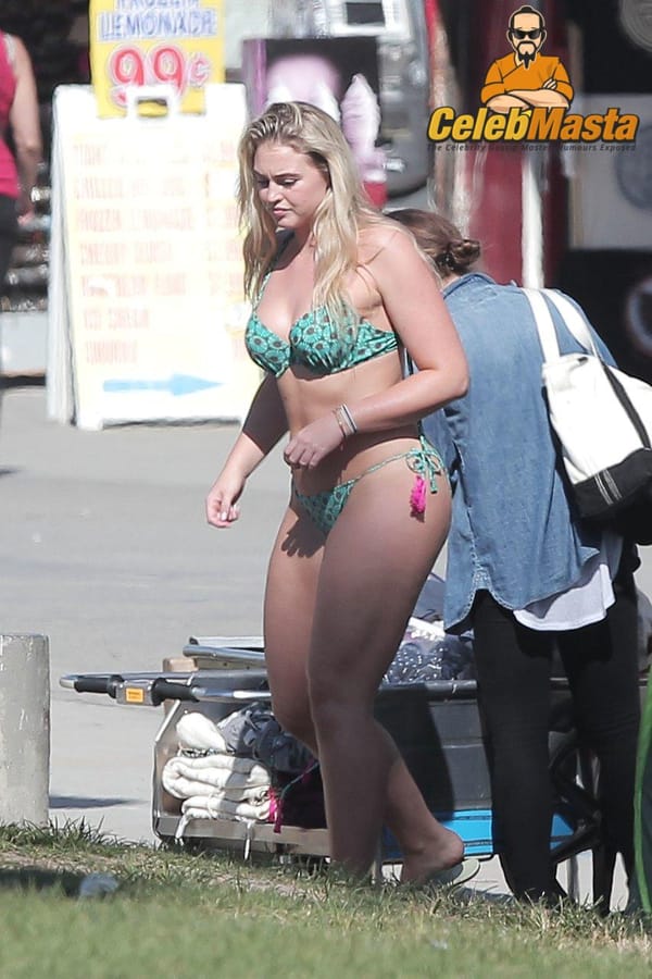 Iskra Lawrence Bikini Vacation Photos photo 4