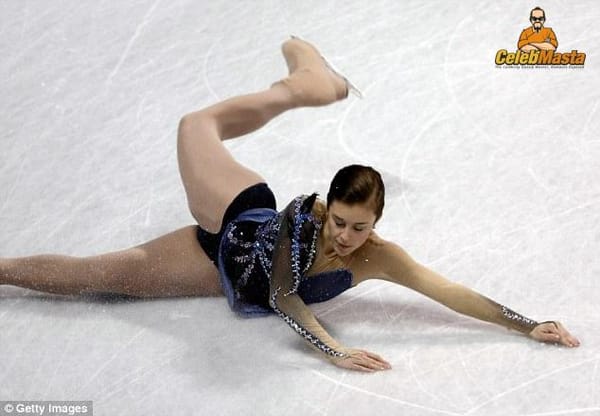 Ashley Wagner Exposes Tits & Ass on Naughty Pics photo 2