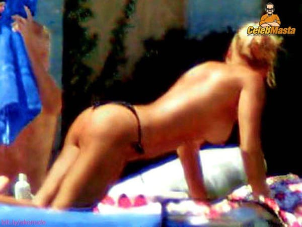 Anna Kournikova Topless & Nipples Exposed Pics photo 8