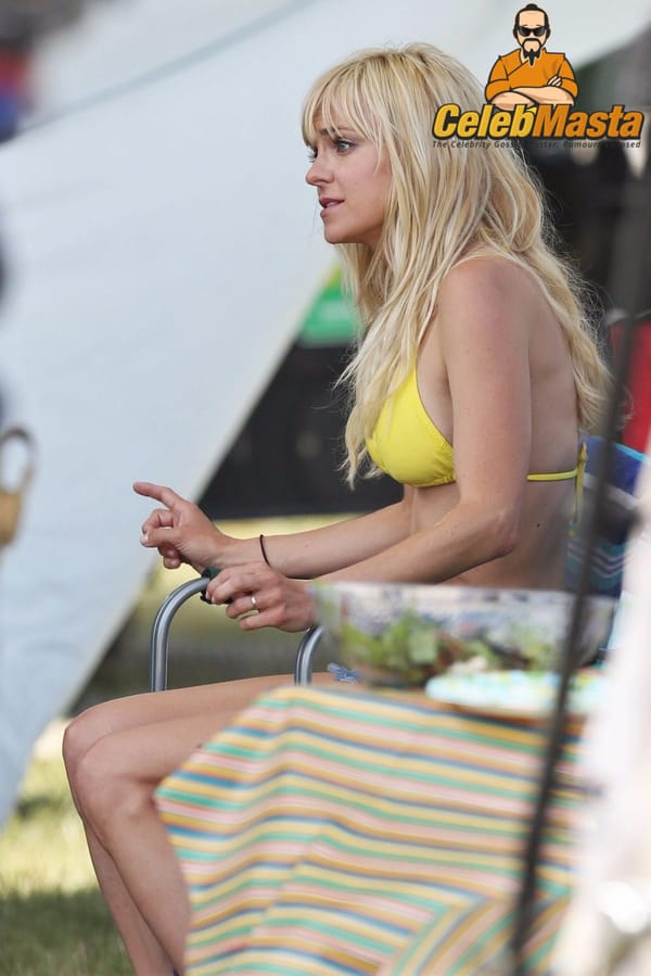 Anna Faris Tits & Ass Photos photo 7