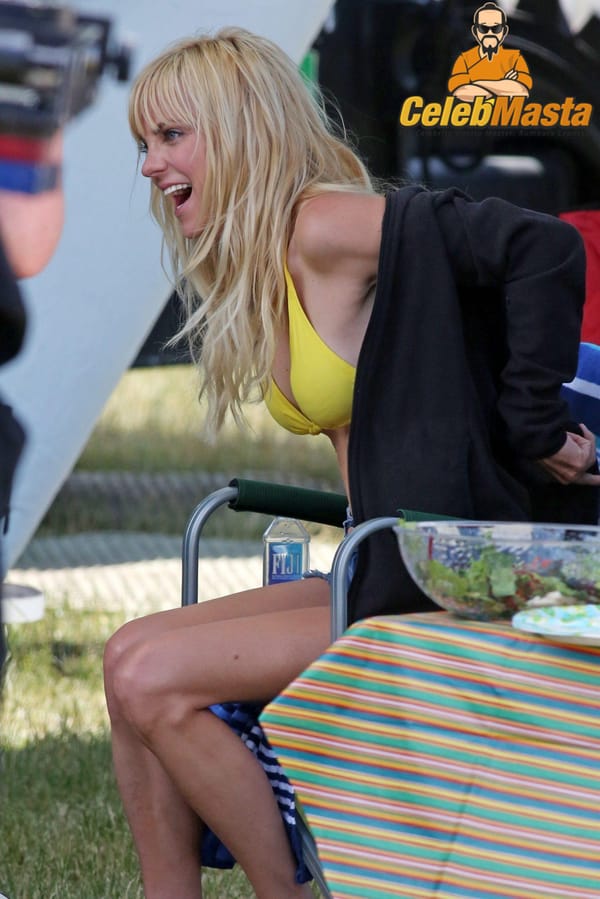 Anna Faris Tits & Ass Photos photo 12