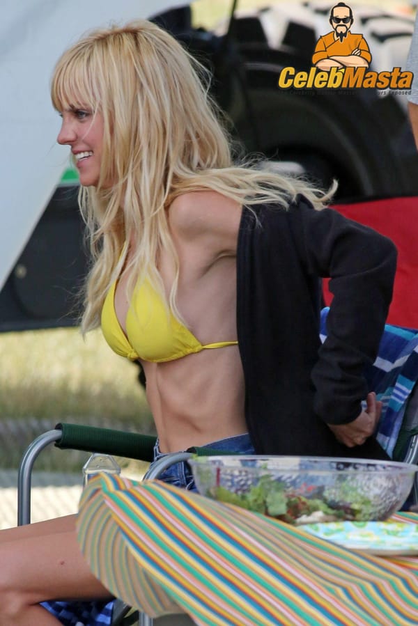 Anna Faris Tits & Ass Photos photo 21