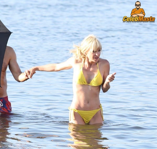Anna Faris Tits & Ass Photos photo 42