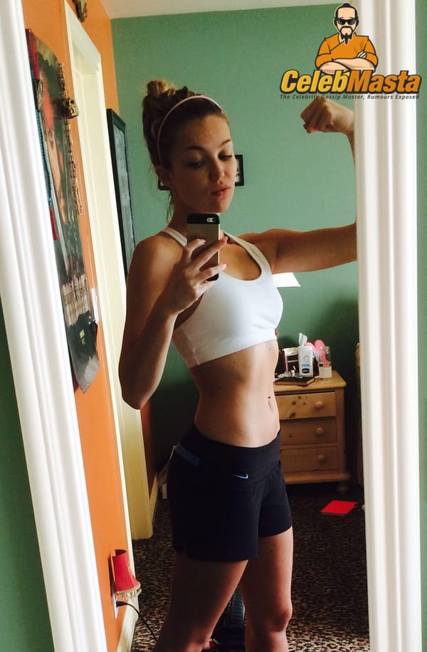 Small Boobs and Nipples Pics of Lili Simmons Revealed photo 5