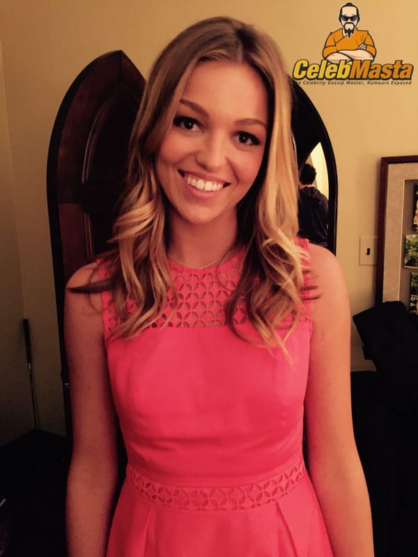Hot Mirror Selfies of Lili Simmons photo 18