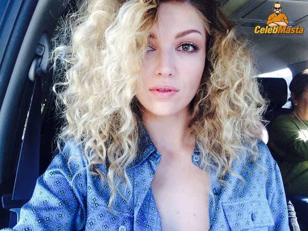 Hot Mirror Selfies of Lili Simmons photo 22