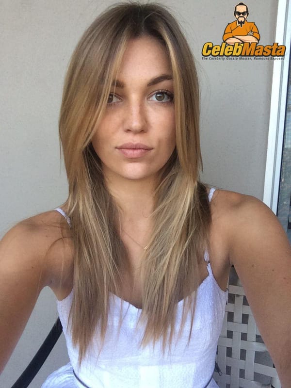 Hot Mirror Selfies of Lili Simmons photo 23