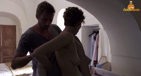 Tilda Swinton Topless Photos photo 15