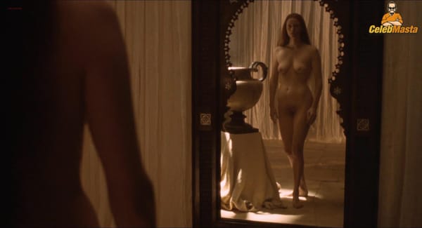 Tilda Swinton Topless Photos photo 22