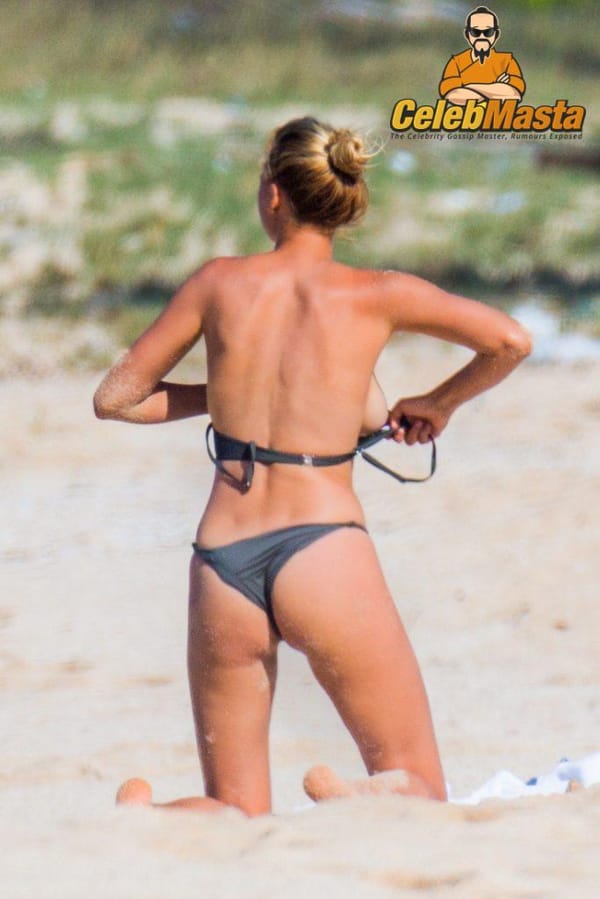 Hot Kelly Rohrbach Ass & Nipples Pics photo 5