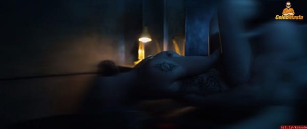 Stripping Katie Cassidy Tits & Nipples Photos photo 11