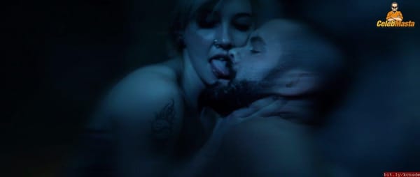 Stripping Katie Cassidy Tits & Nipples Photos photo 16