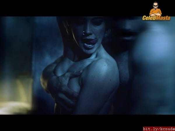 Stripping Katie Cassidy Tits & Nipples Photos photo 28