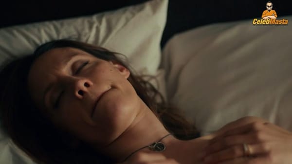 Hot Emmanuelle Chriqui Nipples & Pussy Photos photo 2