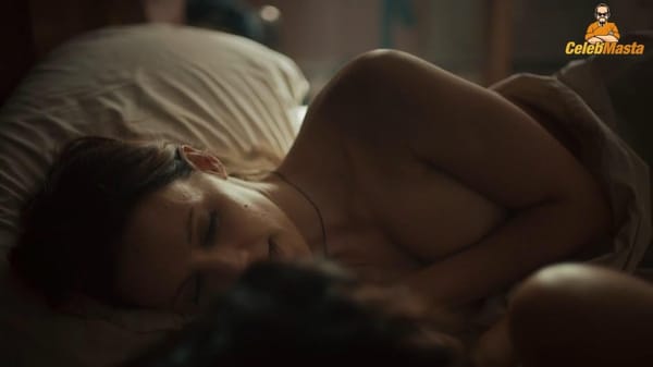 Hot Emmanuelle Chriqui Nipples & Pussy Photos photo 14