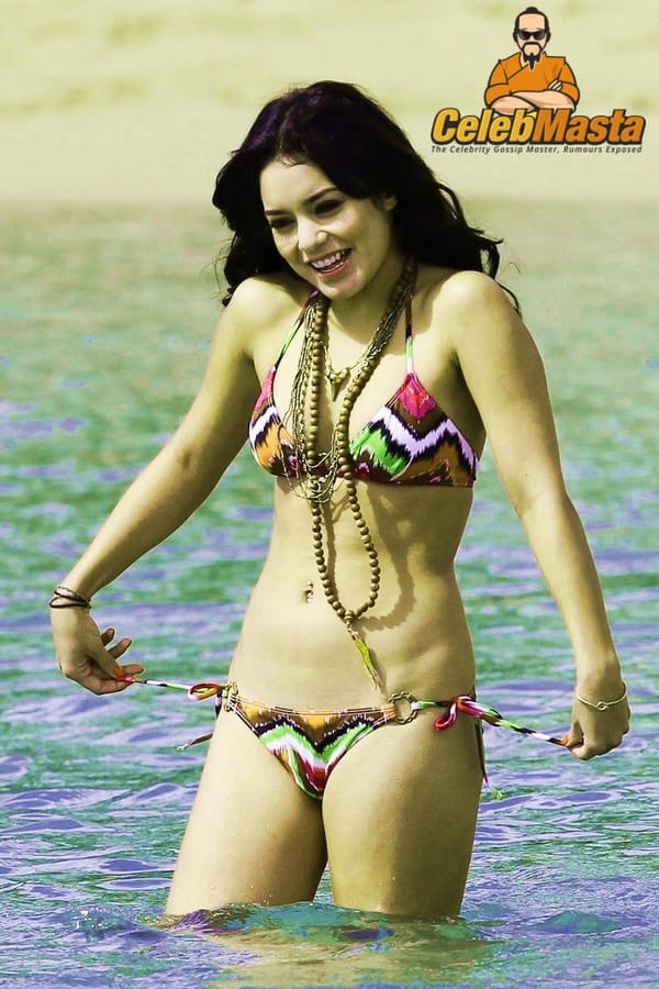 Hot Images of Miranda Cosgrove Titties & Booty photo 3