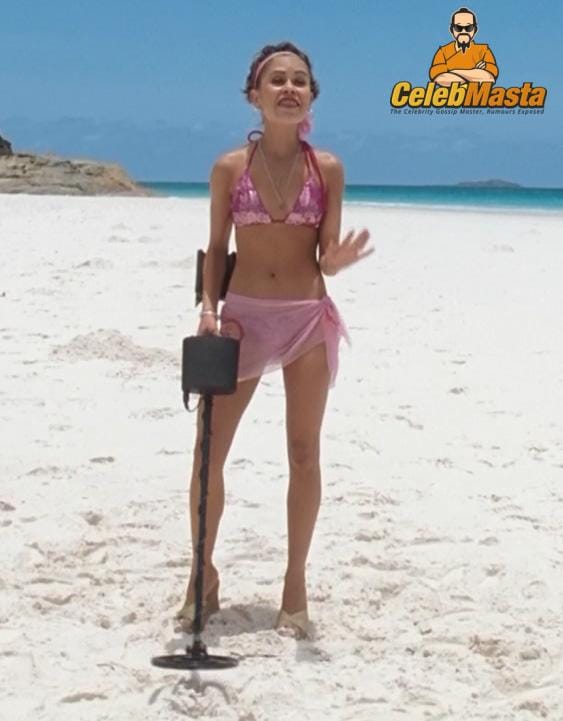 Hot Images of Alexis Dziena photo 11