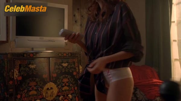Photo Gallery: April Bowlby in Sands Of Oblivion photo 2