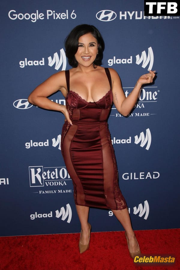 Annie Gonzalez Photos: Seen Showcasing Her Hot Breasts At The Annual Glaad photo 2