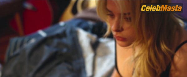Chloe Grace Moretz Photo Set from Brain On Fire photo 9