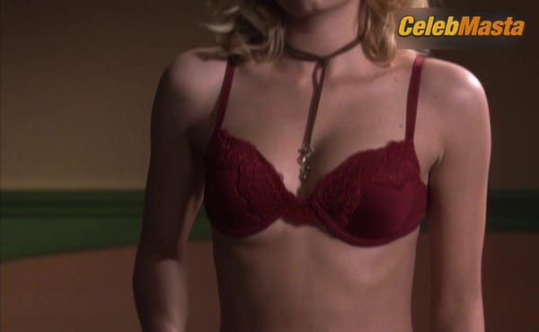 Elisha Cuthbert Photo Collection from The Girl Next Door photo 23