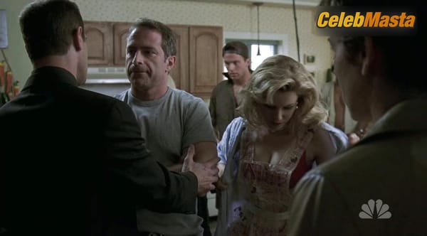 Elizabeth Banks Photo Gallery from Law & Order Special Victims Unit photo 4