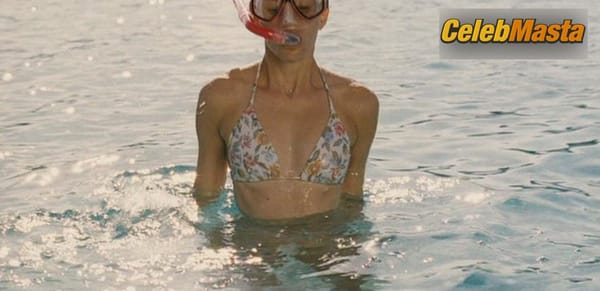 Elizabeth Banks Photo Gallery from Swept Away photo 6