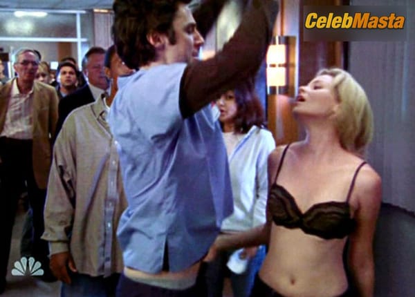 Photo Gallery: Elizabeth Banks in Scrubs photo 2