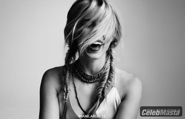 Emily Bett Rickards Photo Gallery: For Mane Addicts Muse photo 2