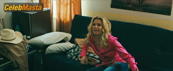 Photo Gallery: Elizabeth Banks in Skincare photo 12