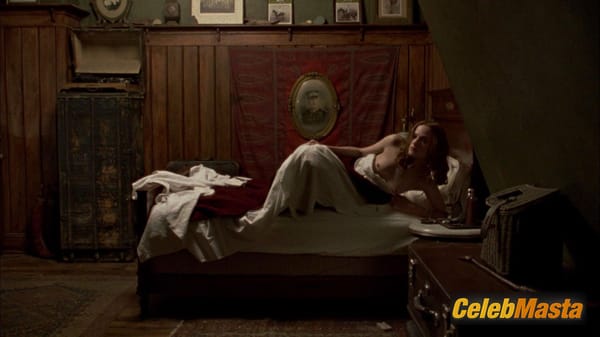 Photo Gallery: Evan Rachel Wood in Mildred Pierce photo 2