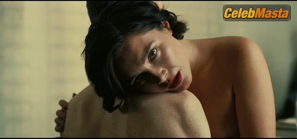 Photo Gallery: Florence Pugh in Oppenheimer photo 13