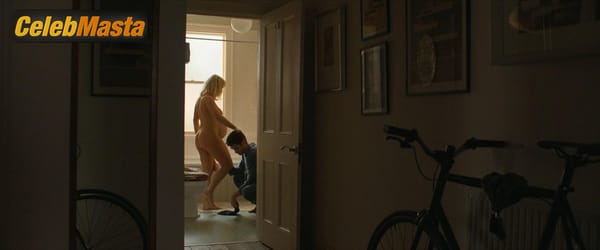 Florence Pugh Photos from We Live In Time photo 15