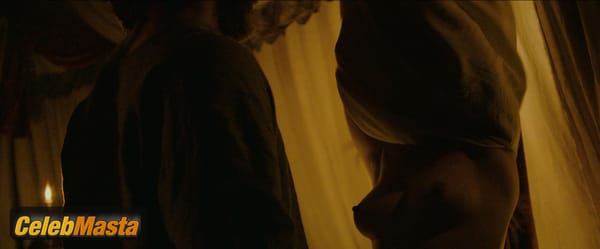 Florence Pugh Photo Gallery from Outlaw King photo 3