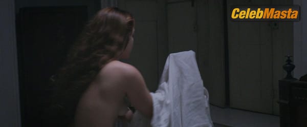 Florence Pugh Photos from Lady Macbeth photo 5