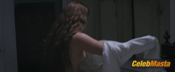 Florence Pugh Photos from Lady Macbeth photo 10