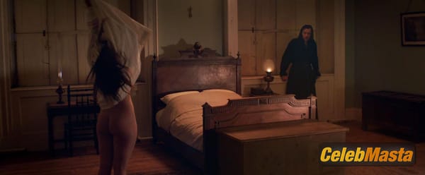 Florence Pugh Photos from Lady Macbeth photo 15