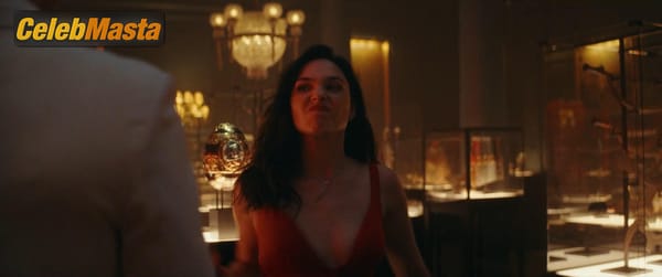 Gal Gadot Photo Set from Red Notice photo 9