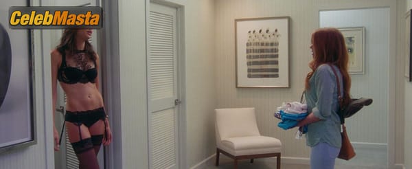 Gal Gadot Scene Photos Gallery from Keeping Up With The Joneses photo 3