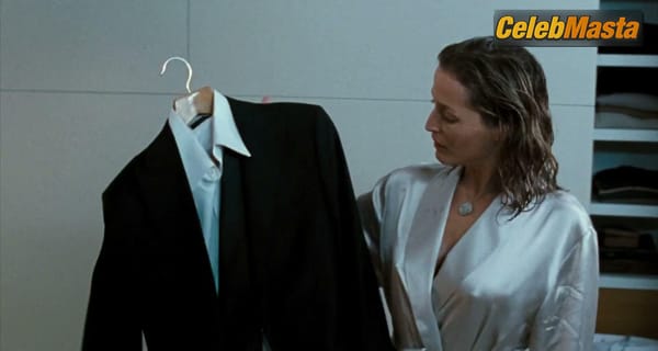 Photo Gallery: Gillian Anderson in Closure photo 20
