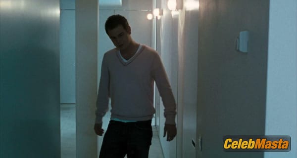 Photo Gallery: Gillian Anderson in Closure photo 54