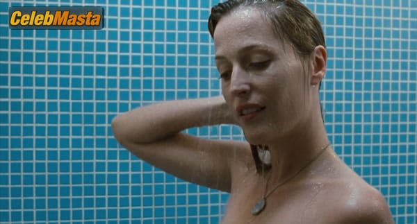 Photo Gallery: Gillian Anderson in Closure photo 69