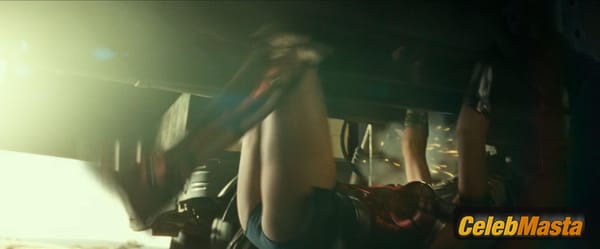 Photo Gallery: Gal Gadot in Wonder Woman 1984 photo 5