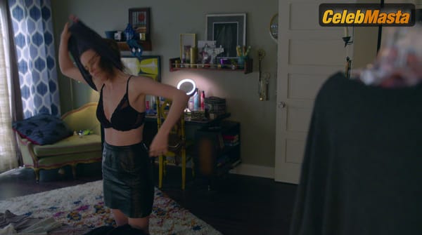 Gillian Jacobs Scene Photos Gallery from Love photo 8