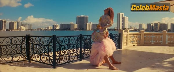 Isla Fisher Scene Photos Gallery from The Beach Bum photo 15