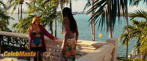 Isla Fisher Scene Photos Gallery from The Beach Bum photo 27